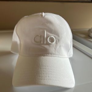 Alo trucker hat